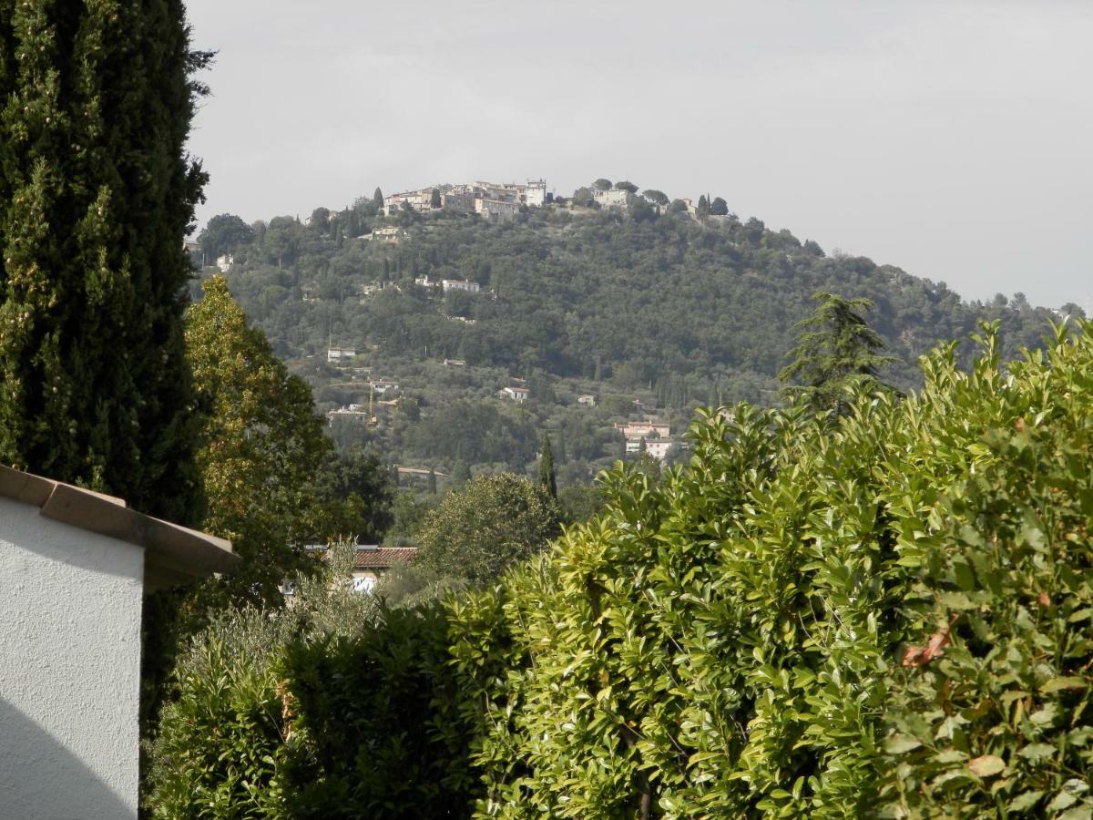 Apartment La Pinede